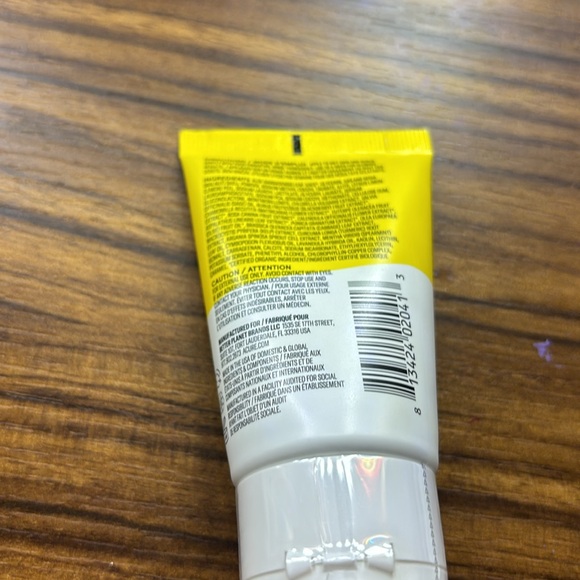 Mini acure brightening facial scrub exfoliate - Picture 4 of 4